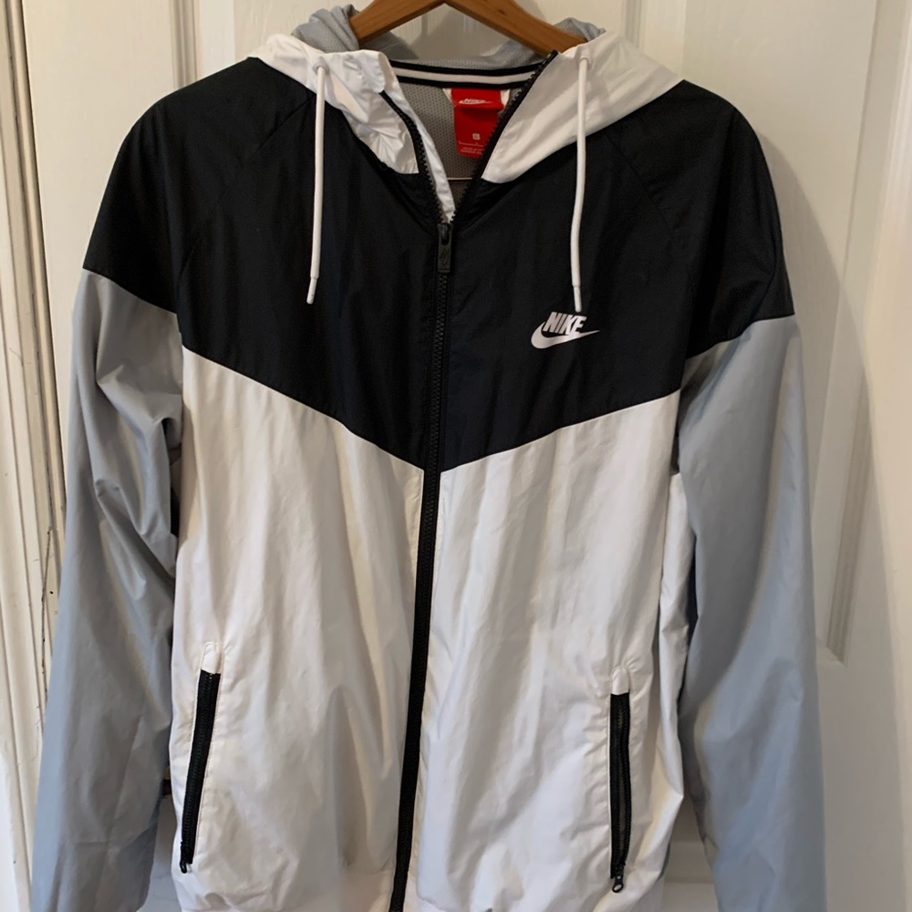 nike windbreaker